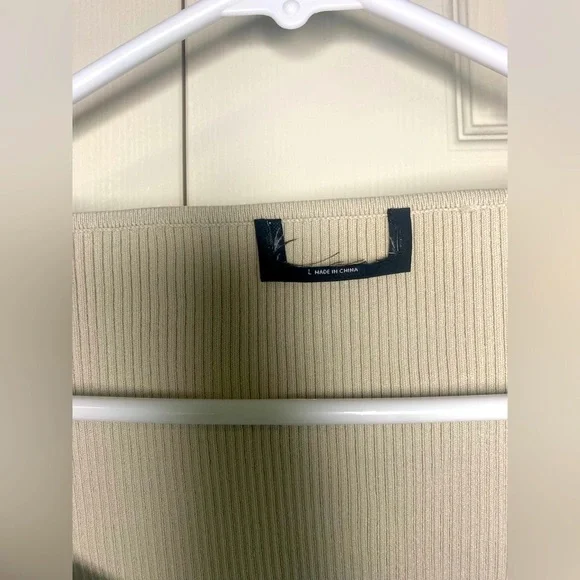 New Aritzia Ten by Babaton Cropped knit criss-cross longsleeve - Picture 10 of 13